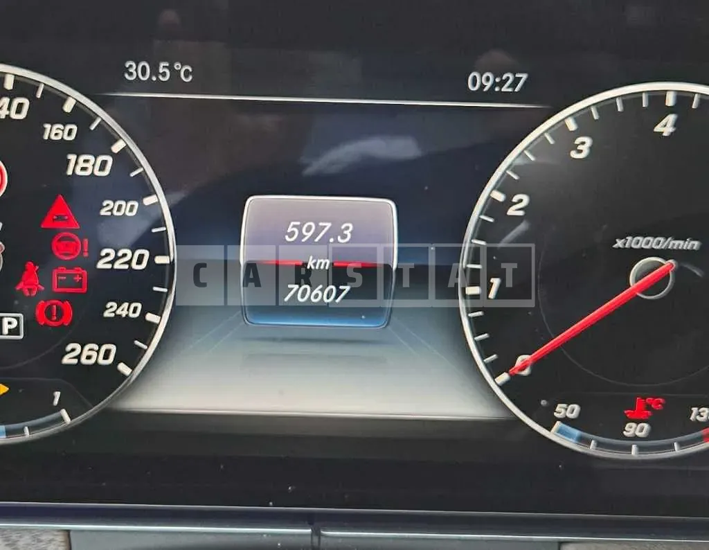 Photo 2 of 28: 2017 Mercedes-Benz E300 4Matic — Korean insurance auction