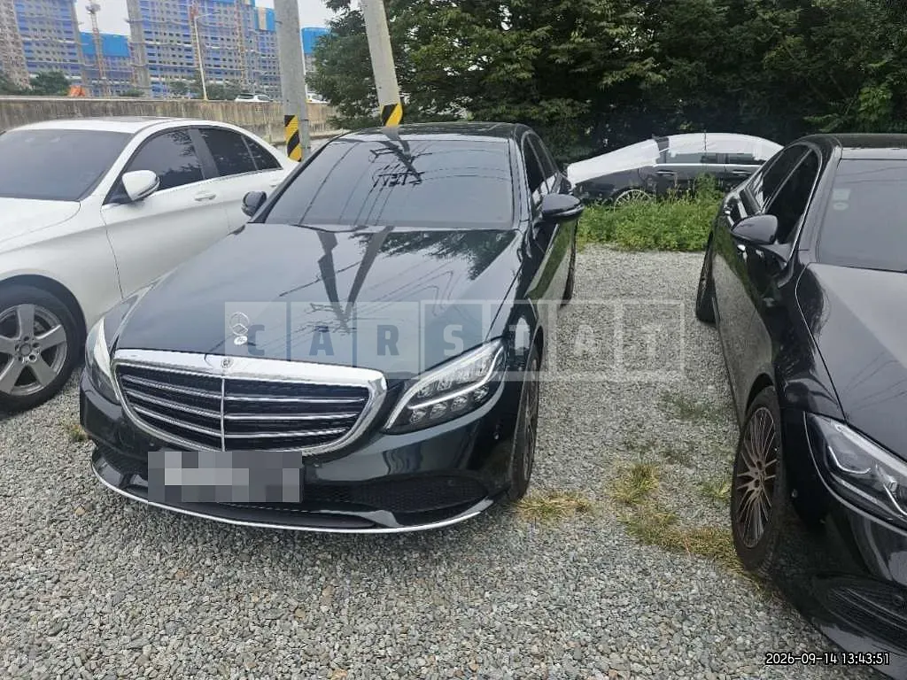 Photo 2 of 13: 2019 Mercedes-Benz C220 d 4Matic — Korean insurance auction