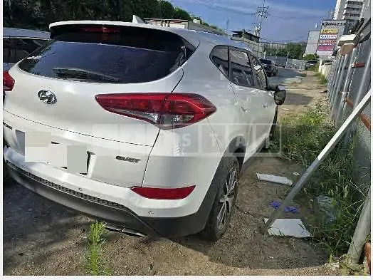Photo 2 of 11: 2015 Hyundai Tucson TL — Korean insurance auction
