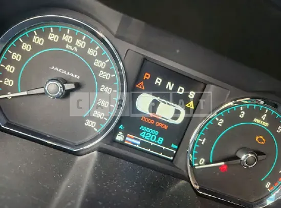 Photo 2 of 8: 2015 Jaguar XF 2.0 Gtdi — Korean insurance auction