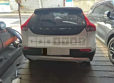 Photo 1 of 13: 2018 Volvo V40CCD3 — Korean insurance auction