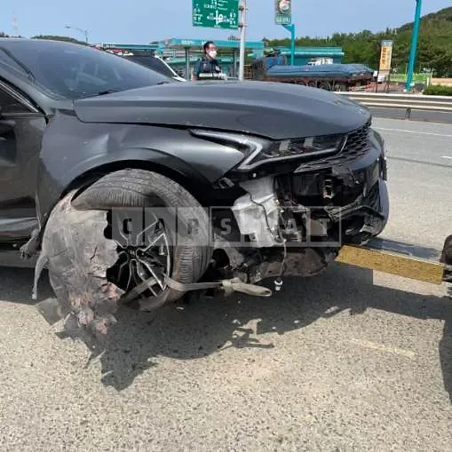 Photo 2 of 3: 2020 Kia K5 1. — Korean insurance auction