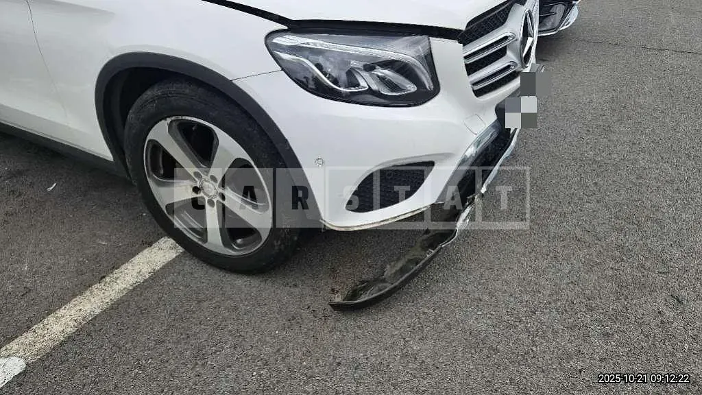 Photo 2 of 15: 2016 Mercedes-Benz GLC220 d 4Matic — Korean insurance auction