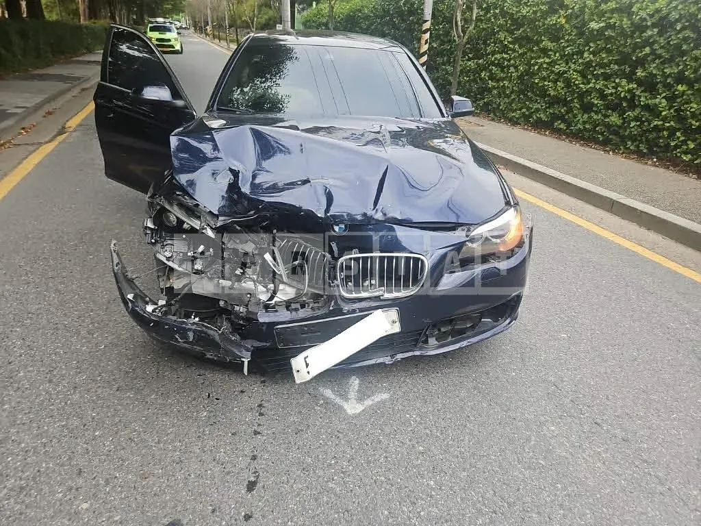 Photo 2 of 8: 2015 BMW 528i, VIN WBA5A5103FG176388 — Korean insurance auction