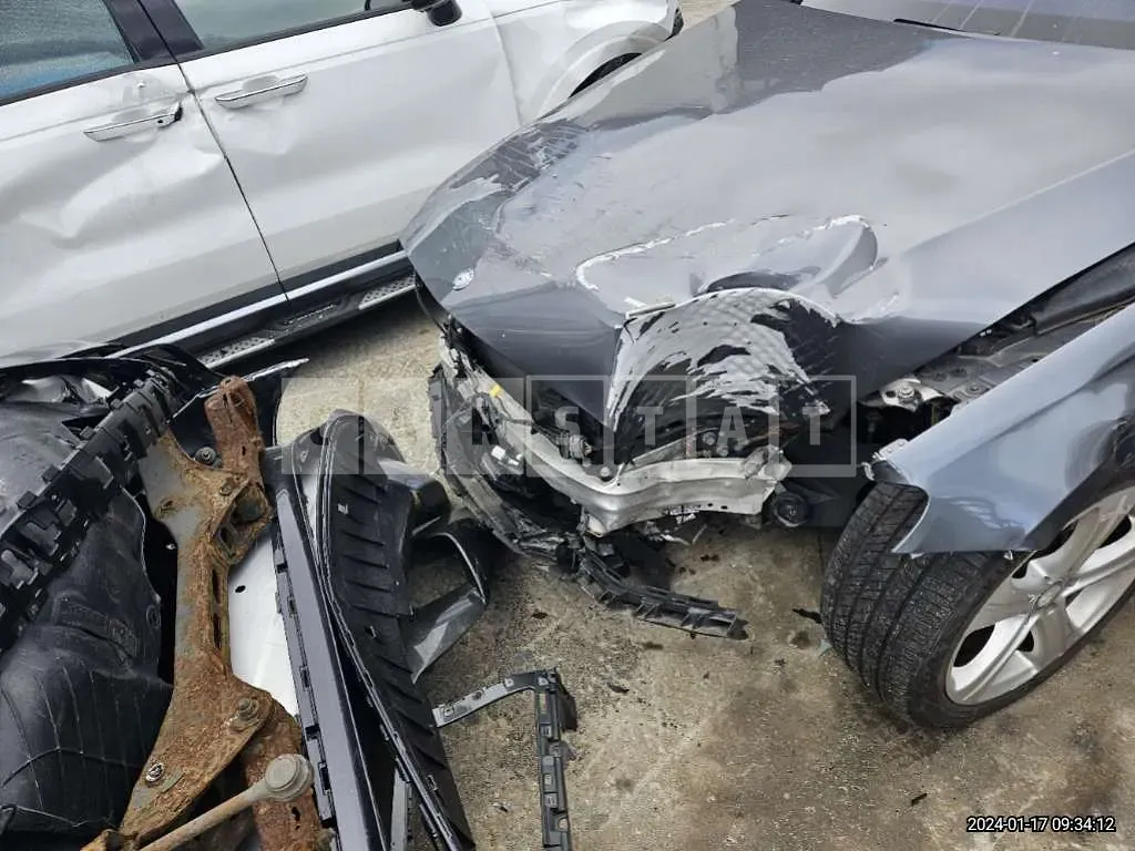 Photo 2 of 10: 2017 Mercedes-Benz E220d, VIN WDDZF0EB7HA144110 — Korean insurance auction