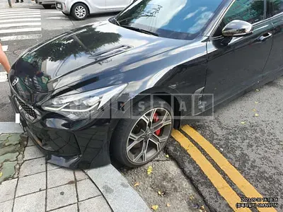 Photo 1 of 9: 2018 Kia Stinger, VIN KNAE351ABJS006632 — Korean insurance auction