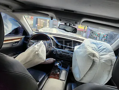 Photo 2 of 12: 2015 Lexus ES300h, VIN JTHBW1GG2F2077237 — Korean insurance auction