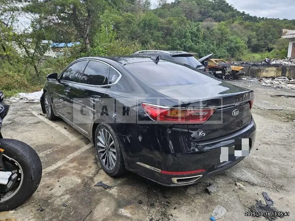 Photo 2 of 8: 2016 Kia K7 — Korean insurance auction