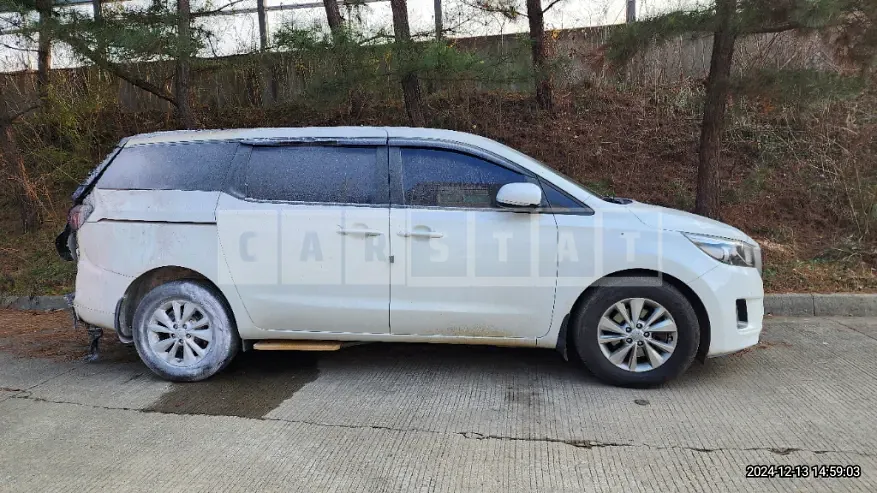 Photo 2 of 4: 2014 Kia Carnival Changlim Jersey Lobe (6 -Seater) — Korean insurance auction
