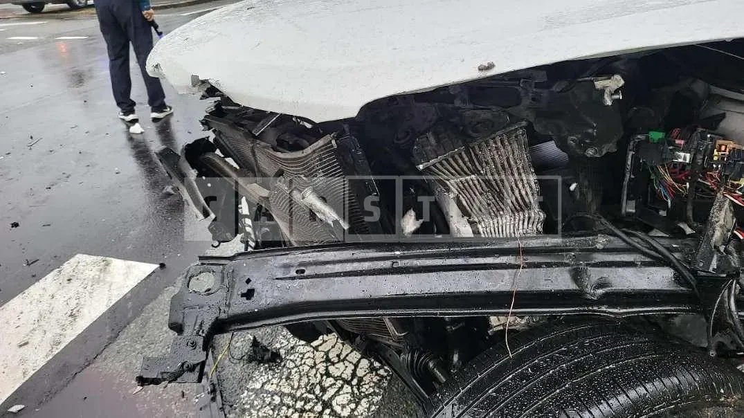 Photo 2 of 10: 2015 Hyundai Santa Fe DM — Korean insurance auction