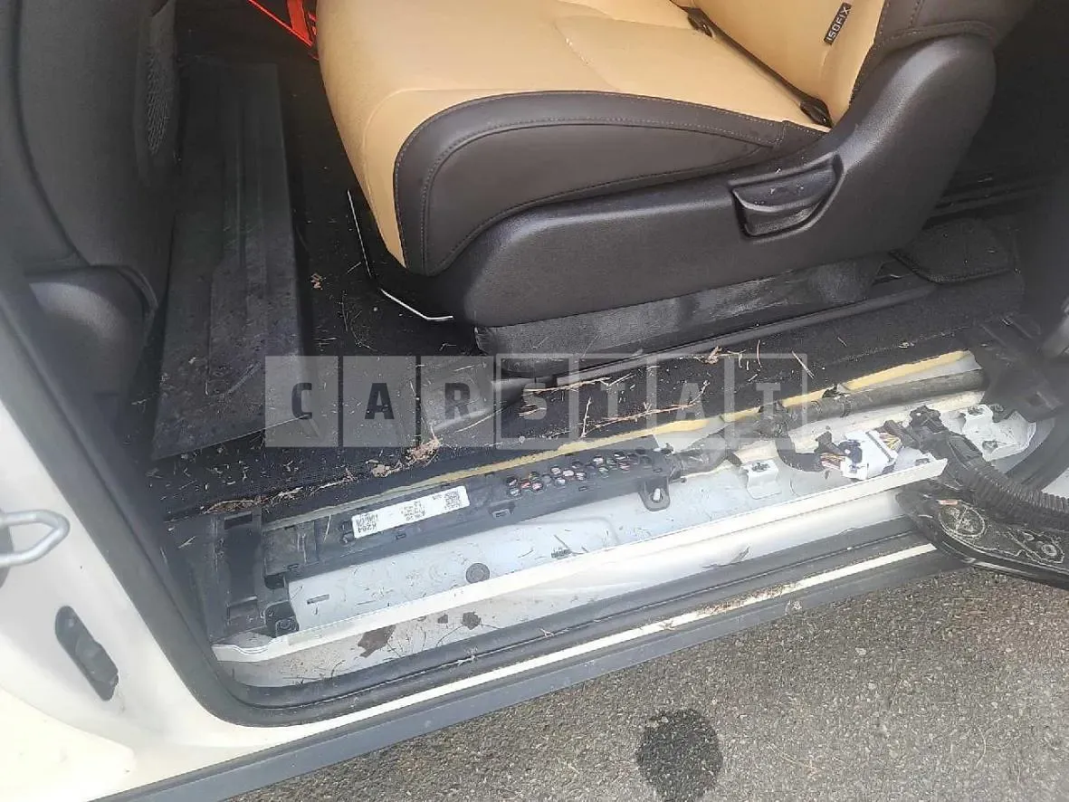 Photo 2 of 20: 2021 Kia Carnivals — Korean insurance auction