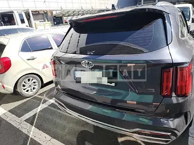 Photo 1 of 13: 2020 Kia Sorento, VIN KNARH81BGMA012954 — Korean insurance auction