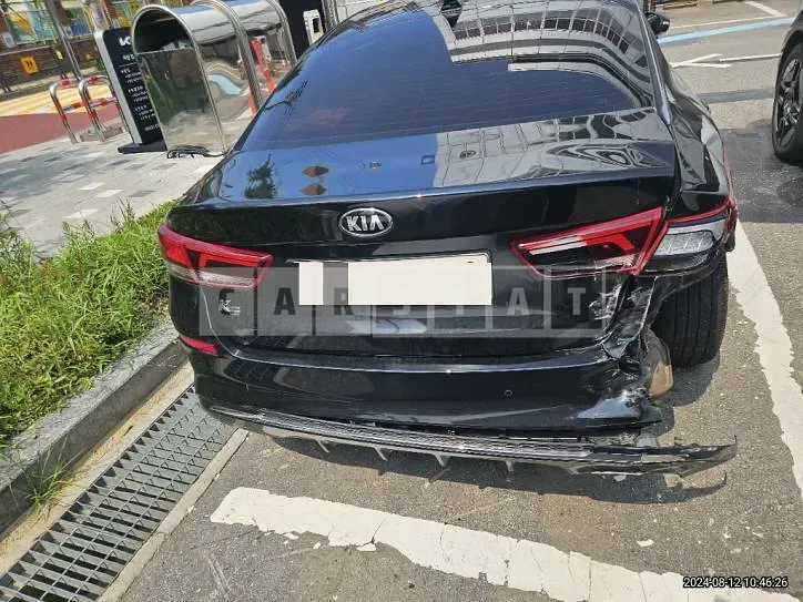 Photo 2 of 23: 2019 Kia K5 2.0 — Korean insurance auction