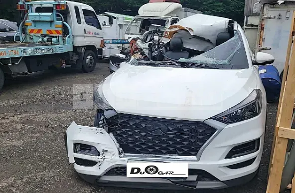 Photo 2 of 15: 2019 Hyundai Tucson, VIN KMHJ381ABKU122015 — Korean insurance auction