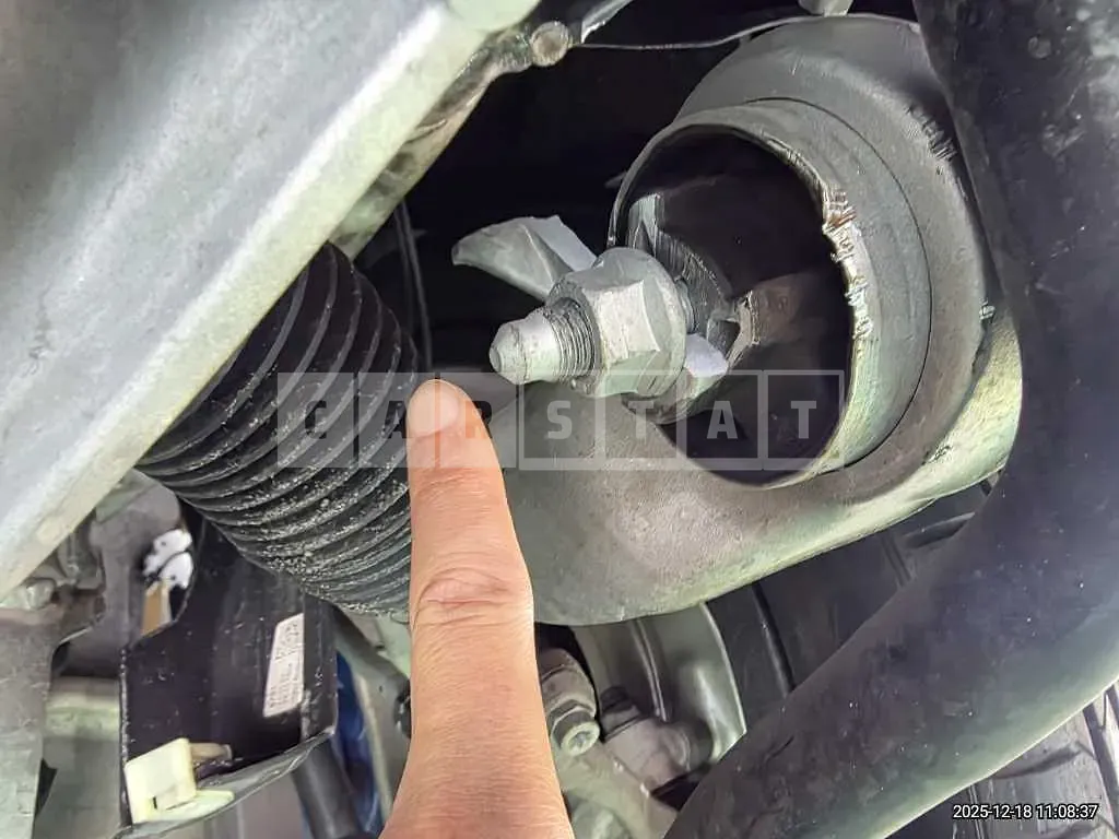 Photo 2 of 49: 2025 BMW 520i — Korean insurance auction