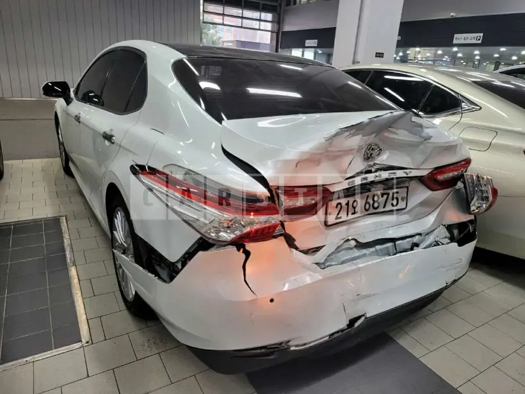 Photo 2 of 13: 2019 Toyota Camry, VIN JTNB11HK7K3093923 — Korean insurance auction