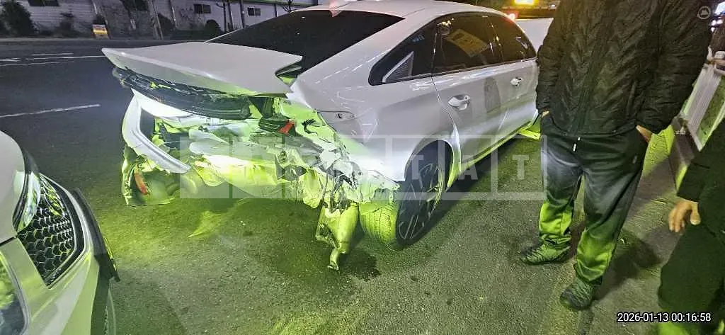 Photo 2 of 16: 2025 Kia Mr — Korean insurance auction