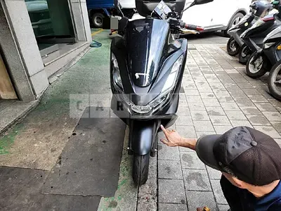2022 (two-wheel) Honda WW125A