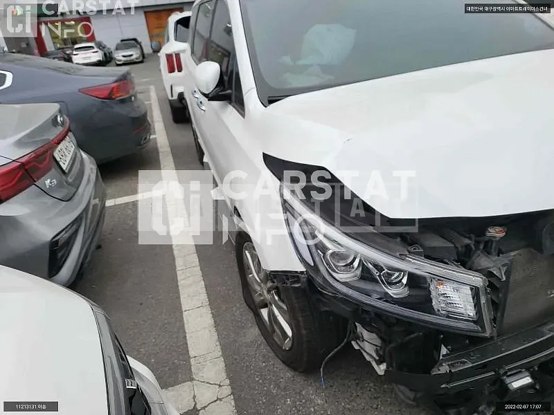 Photo 2 of 11: 2019 Kia Carnival, VIN KNAME81ABKS608963 — Korean insurance auction