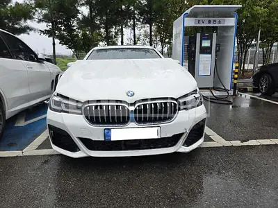 2022 BMW 520i