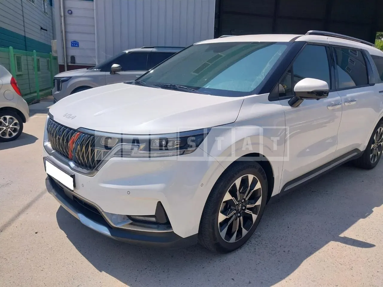 Photo 2 of 15: 2023 Kia Carnival, VIN KNANE81BBPS373697 — Korean insurance auction