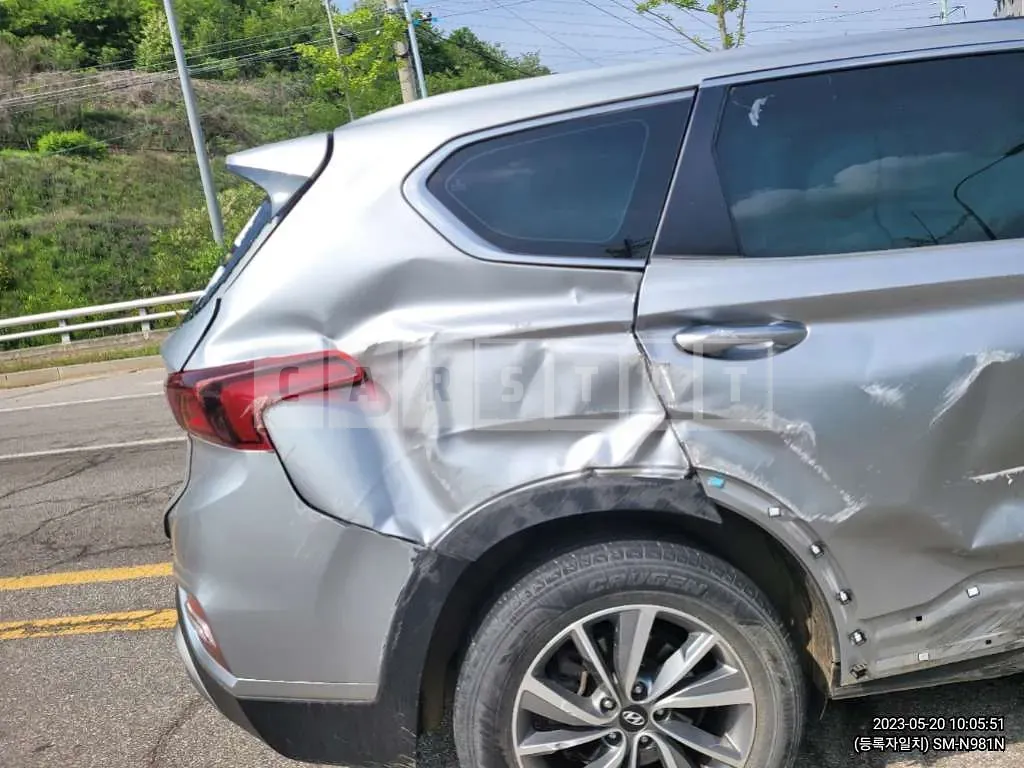 Photo 2 of 23: 2020 Hyundai Santa Fe, VIN KMHS281BBLU260869 — Korean insurance auction
