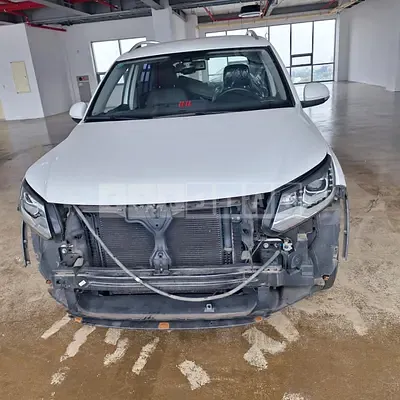 Photo 1 of 21: 2015 Volkswagen Tiguan 2.0 TDI Blue Motion, VIN WVGZZZ5NZFW557905 — Korean insurance auction