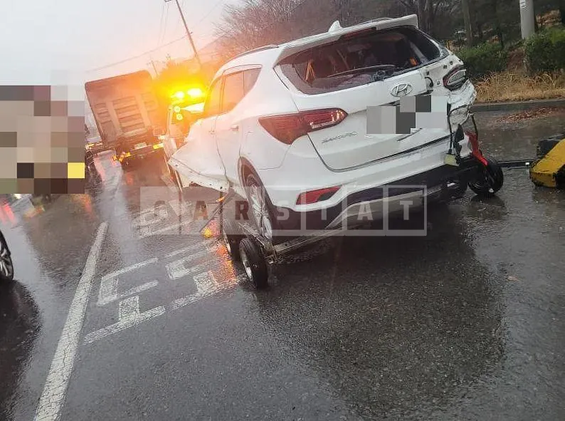 Photo 2 of 18: 2017 Hyundai Santa Fe 2.0 — Korean insurance auction