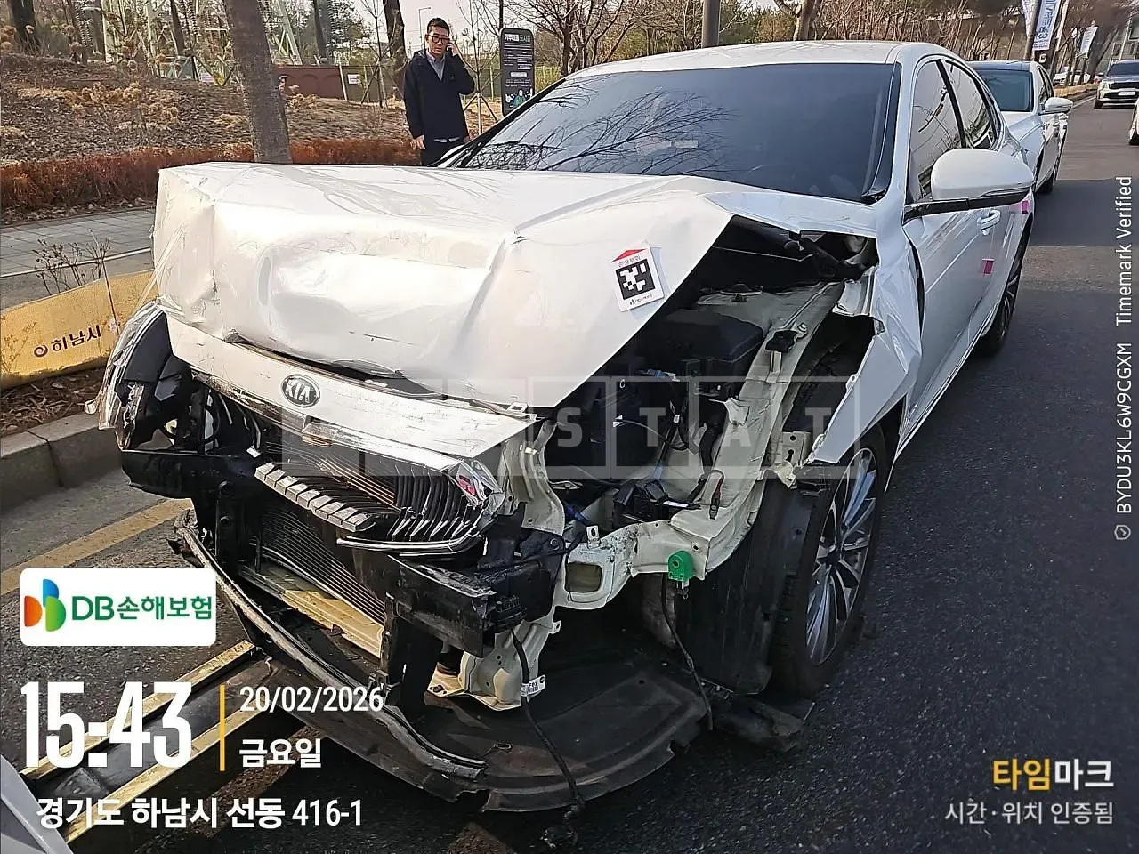 Photo 2 of 12: 2017 Kia K7, VIN KNALC411BHA063961 — Korean insurance auction