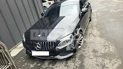 Photo 1 of 5: 2016 Mercedes-Benz C 200 — Korean insurance auction