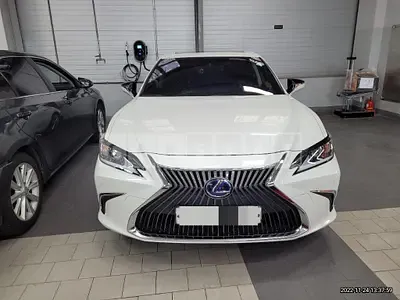 Photo 1 of 10: 2019 Lexus ES300h — Korean insurance auction