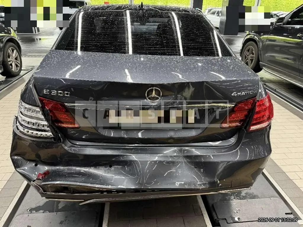 Photo 2 of 11: 2015 Mercedes-Benz E300 4Matic — Korean insurance auction