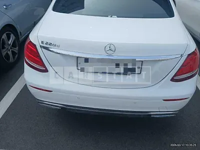 Photo 1 of 52: 2017 Mercedes-Benz E220 d — Korean insurance auction