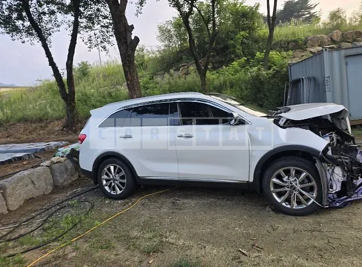 Photo 2 of 4: 2015 Kia Sorento — Korean insurance auction