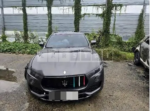 Photo 2 of 21: 2017 Maserati Levante — Korean insurance auction