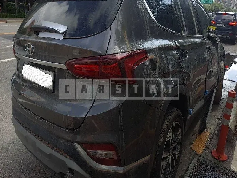 Photo 2 of 6: 2020 Hyundai Santa Fe, VIN KMHS381ABLU229579 — Korean insurance auction