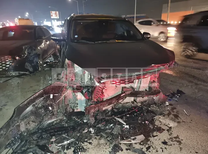 Photo 2 of 7: 2019 Kia Sorento, VIN KNAPH81BBKA549017 — Korean insurance auction