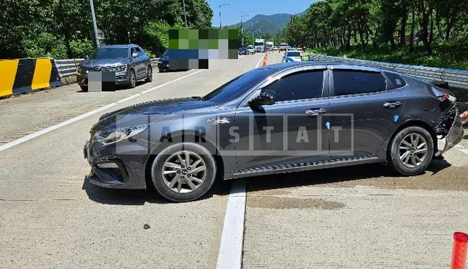 Photo 2 of 5: 2018 Kia K5 2.0 — Korean insurance auction