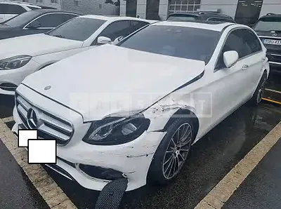 Photo 1 of 6: 2017 Mercedes-Benz E 200, VIN WDDZF4CB6HA123937 — Korean insurance auction