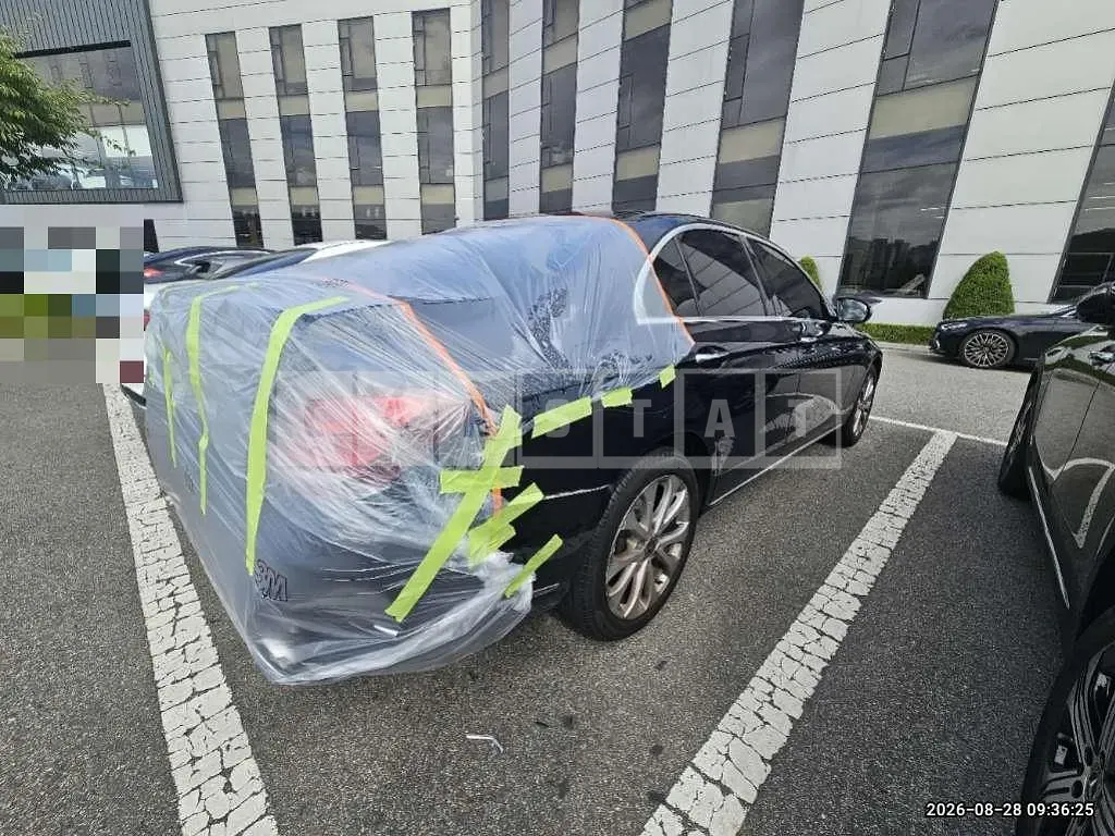 Photo 2 of 13: 2020 Mercedes-Benz E220 d 4Matic — Korean insurance auction