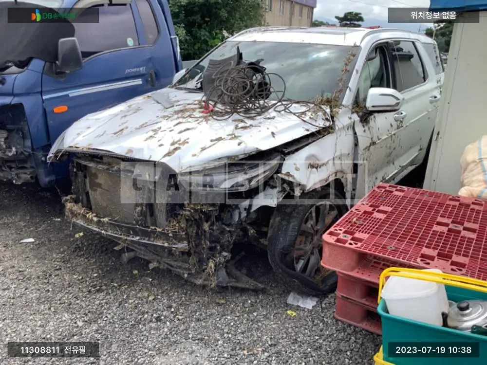 Photo 2 of 20: 2020 Hyundai Palisade, VIN KMHR381ADLU124941 — Korean insurance auction