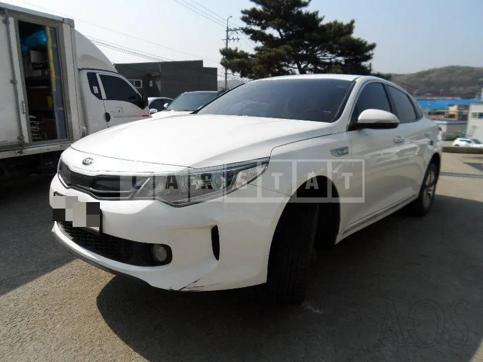 Photo 2 of 33: 2016 Kia K5 2.0 (Hybrid), VIN KNAGT41CBHA005414 — Korean insurance auction