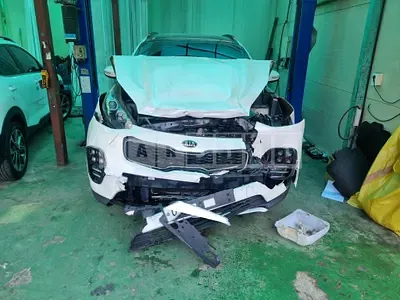 Photo 1 of 43: 2017 Kia Sportage, VIN KNAPN813BHK291591 — Korean insurance auction
