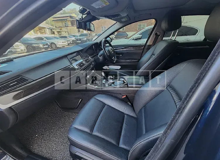 Photo 2 of 8: 2015 BMW 520d xDrive, VIN WBA5E7102FD676477 — Korean insurance auction