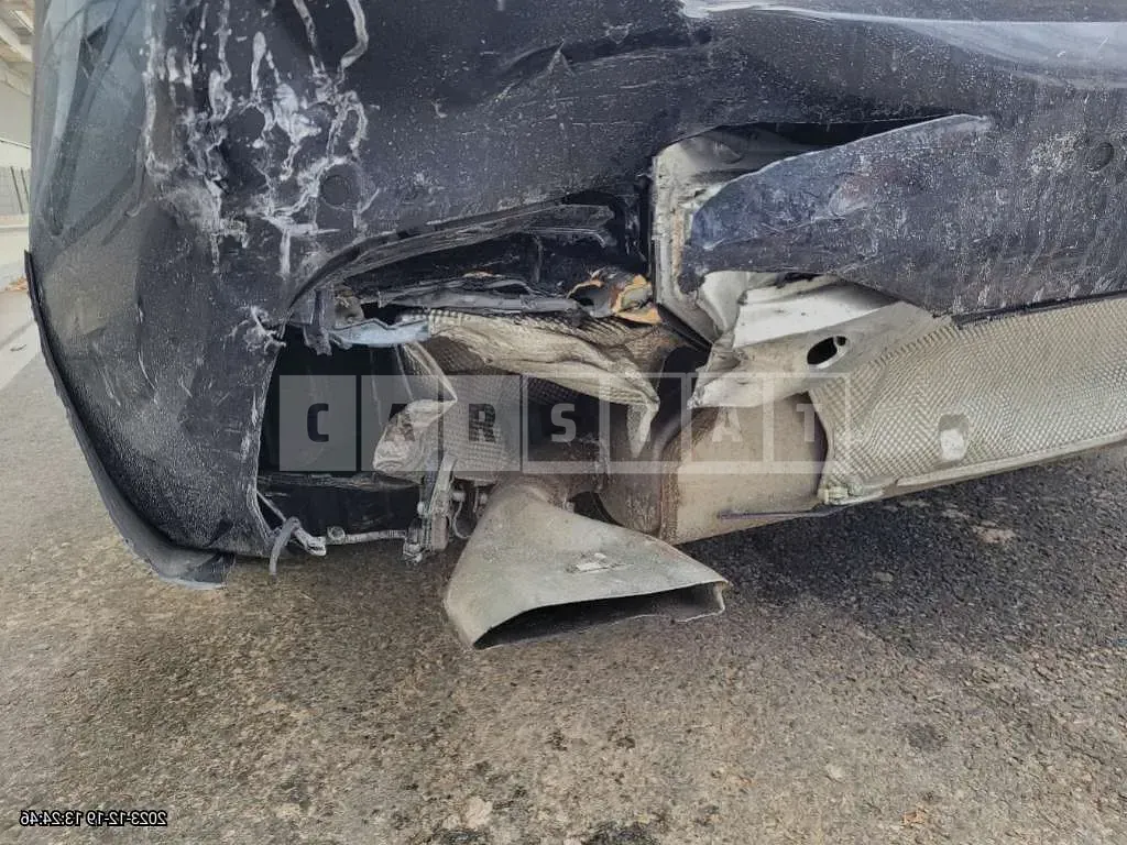 Photo 2 of 9: 2022 BMW 530e, VIN WBA51AG04NCJ65972 — Korean insurance auction