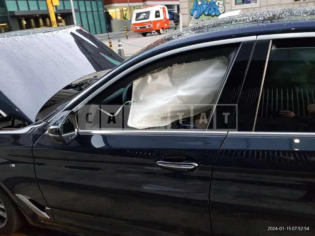 Photo 2 of 11: 2018 BMW 520d, VIN WBAJC3103JDA33984 — Korean insurance auction