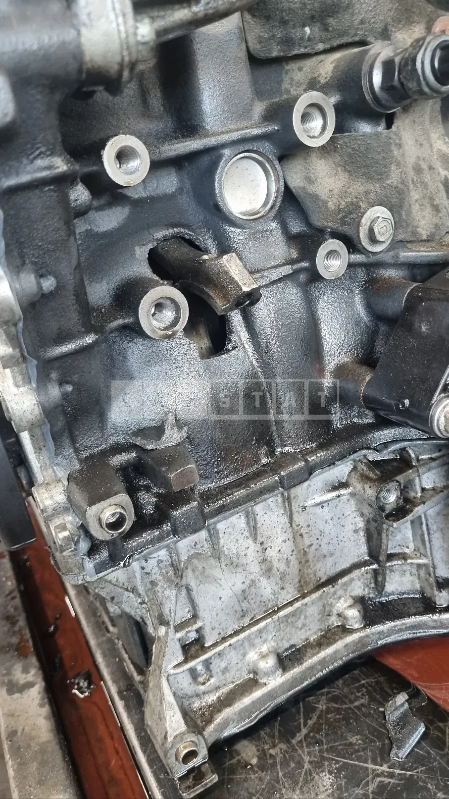 Photo 2 of 3: 2015 Kia (parts) Carnival Engine — Korean insurance auction
