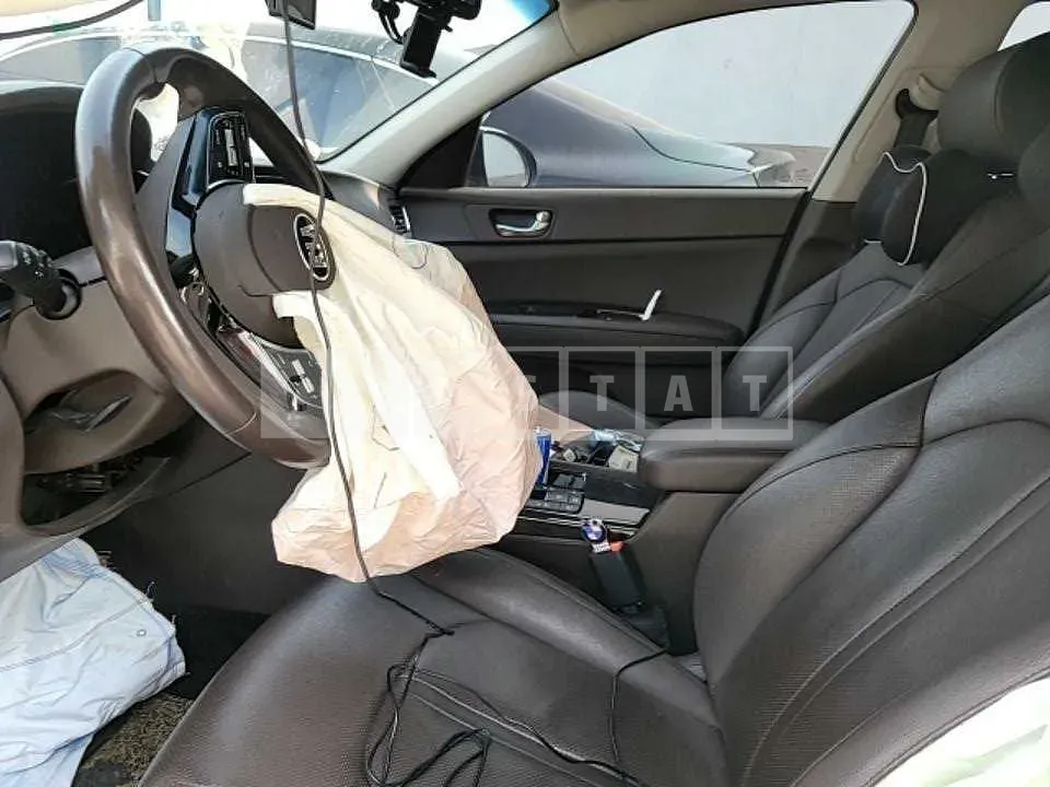 Photo 2 of 11: 2019 Kia K5, VIN KNAGU411BKA310950 — Korean insurance auction