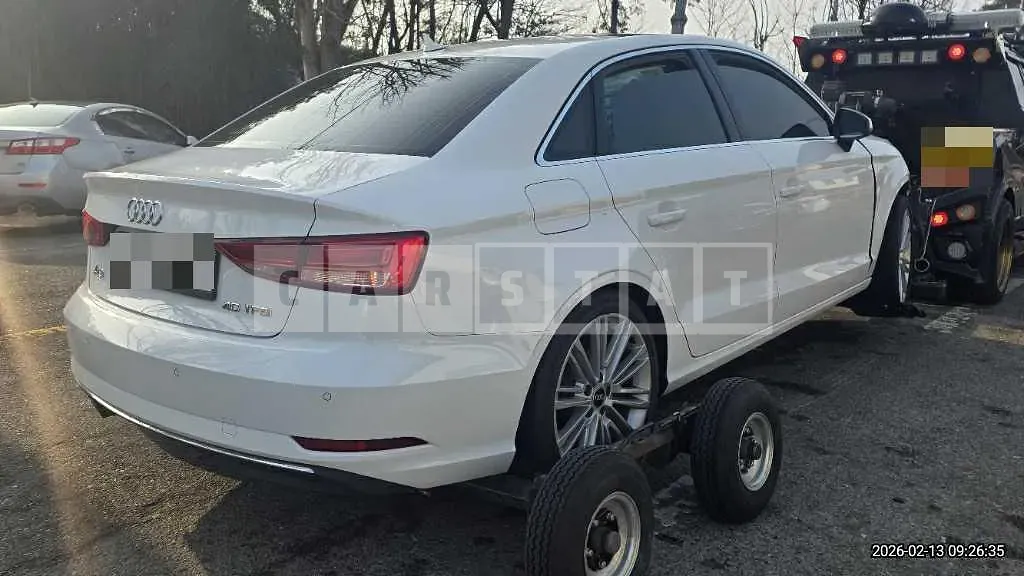 Photo 2 of 24: 2018 Audi A3 40 TFSI — Korean insurance auction