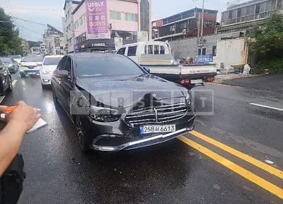 Photo 1 of 28: 2021 Mercedes-Benz E300 e 4Matic — Korean insurance auction